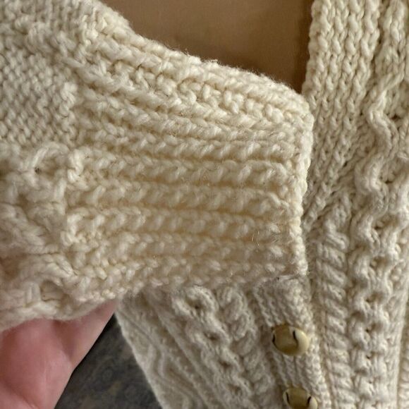 Handknit SZ M Womens Ivory Chunky Cable Knit Fisherman Wool Cardigan Grandmacore - Picture 8 of 15